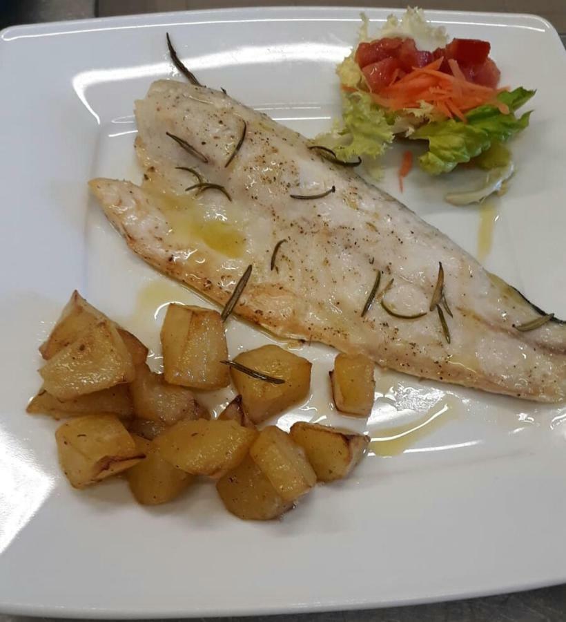 מרינה די מסה Hotel Illi מראה חיצוני תמונה